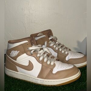 Air Jordan 1 Mid Tan White Gum Sneakers | Men’s 8 / Women’s 10.5